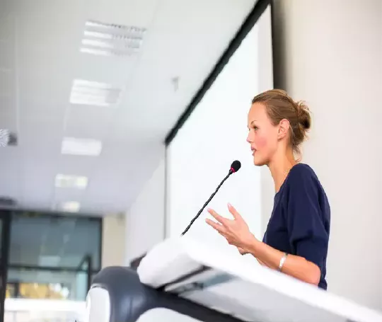 Cours en ligne Power Your Voice : Public Speaking for Business (en anglais)